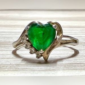 Vintage Designer Sterling Silver Heart Shaped Emerald & CZ Accents, Size 6.25